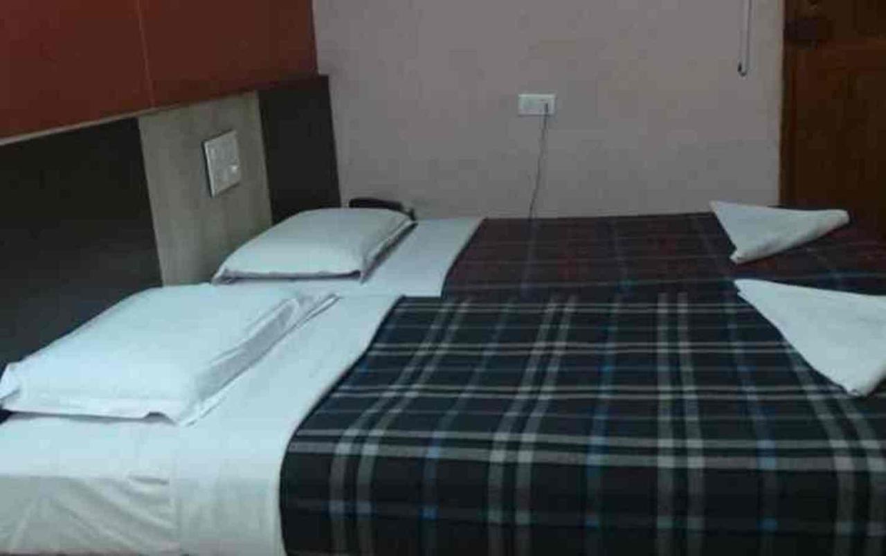 Hotel Surya Residency Majestic Бангалор Экстерьер фото