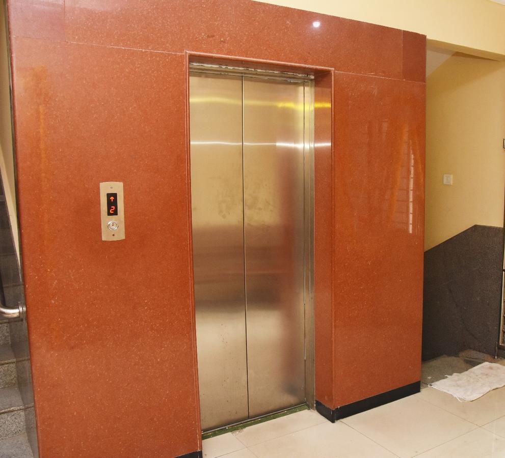 Hotel Surya Residency Majestic Бангалор Экстерьер фото