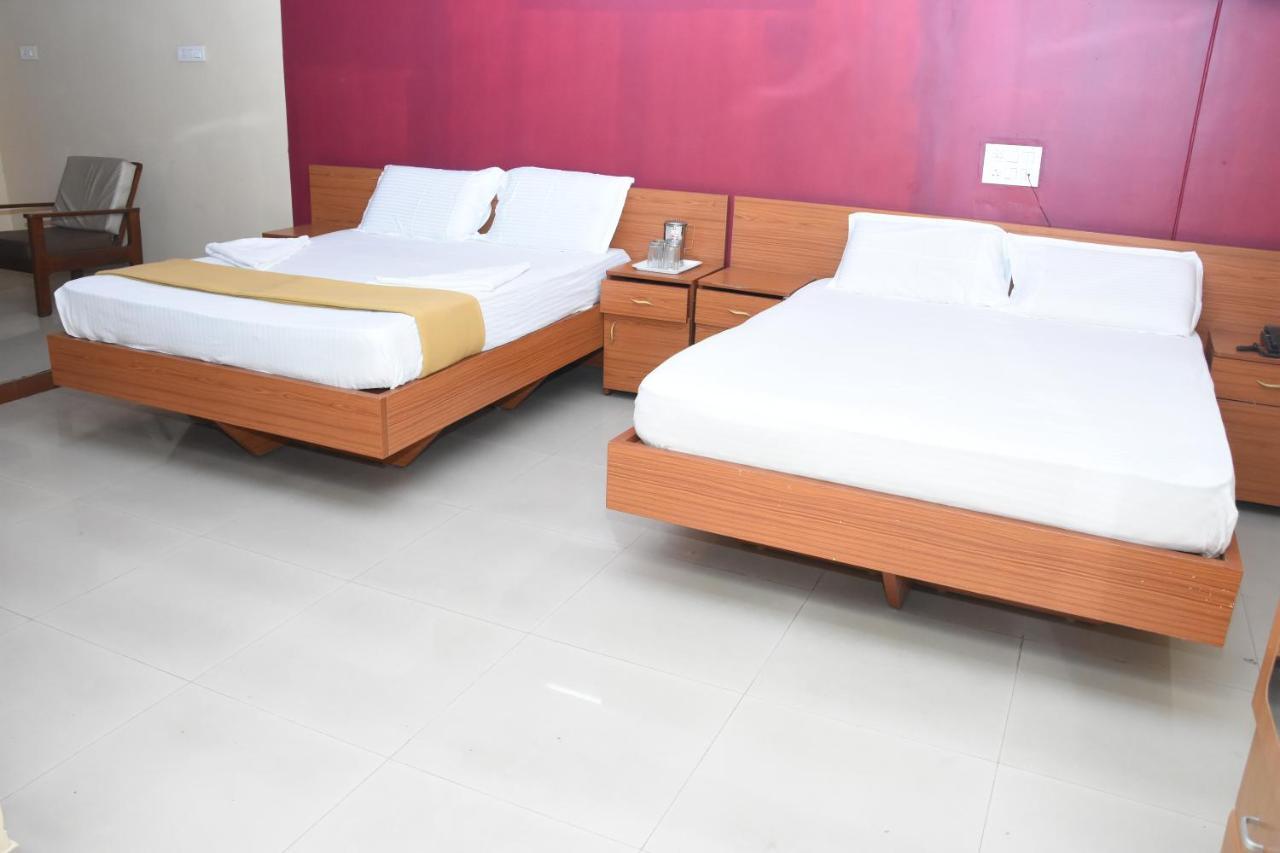 Hotel Surya Residency Majestic Бангалор Экстерьер фото